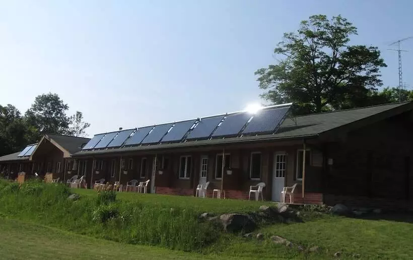 Motelli Quiet Bay Inn & Café