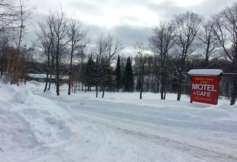 Motelli Quiet Bay Inn & Café