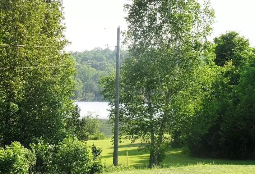 Motelli Quiet Bay Inn & Café