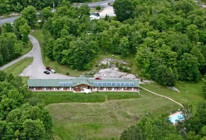 Motelli Quiet Bay Inn & Café