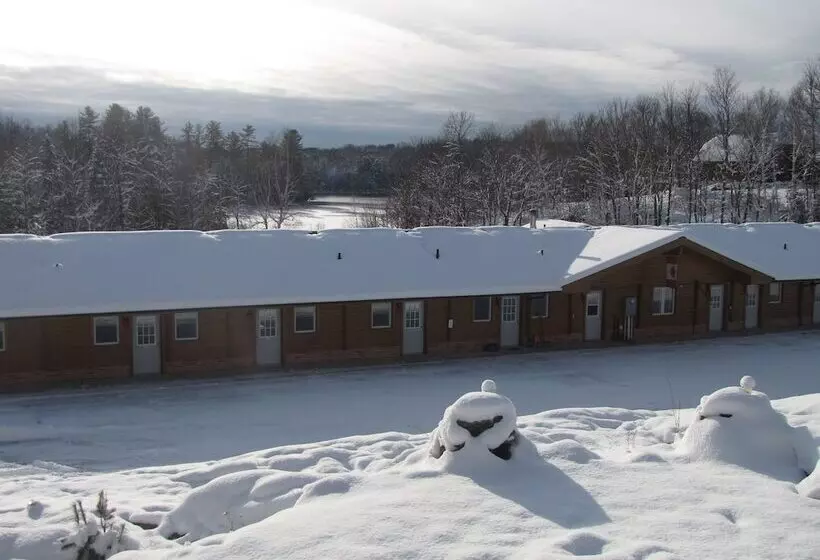 Motelli Quiet Bay Inn & Café