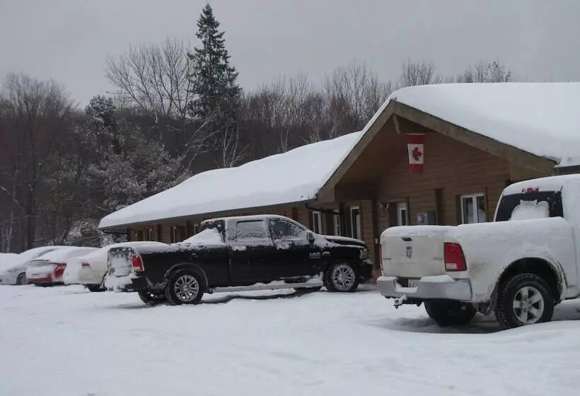 Motelli Quiet Bay Inn & Café