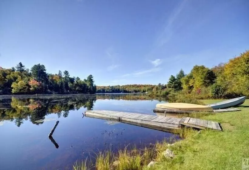 Motelli Quiet Bay Inn & Café