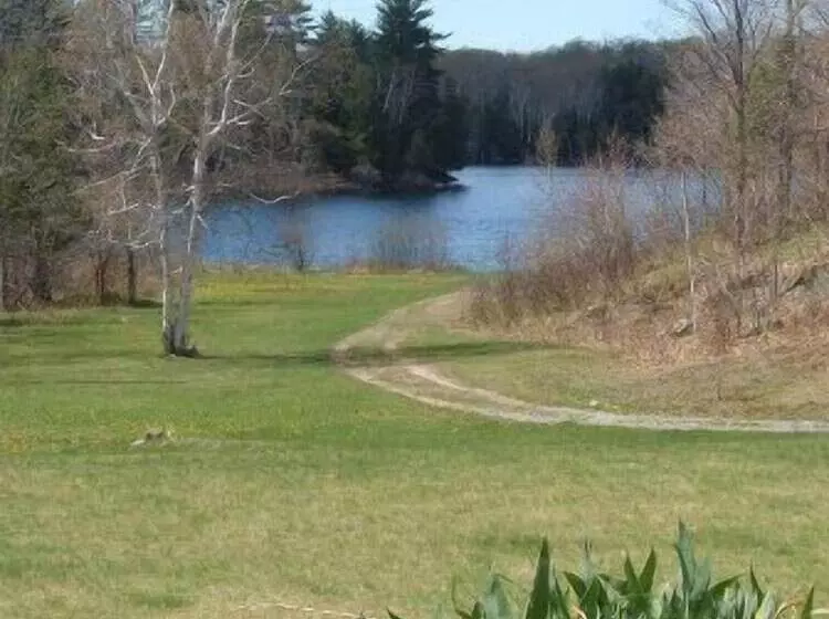 Motelli Quiet Bay Inn & Café