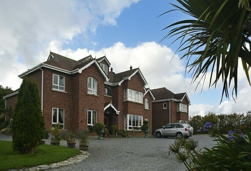 Moyglare Lodge Country House B&b
