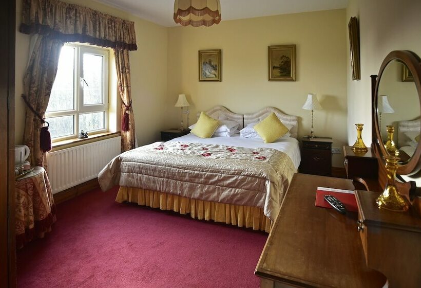 Moyglare Lodge Country House B&b