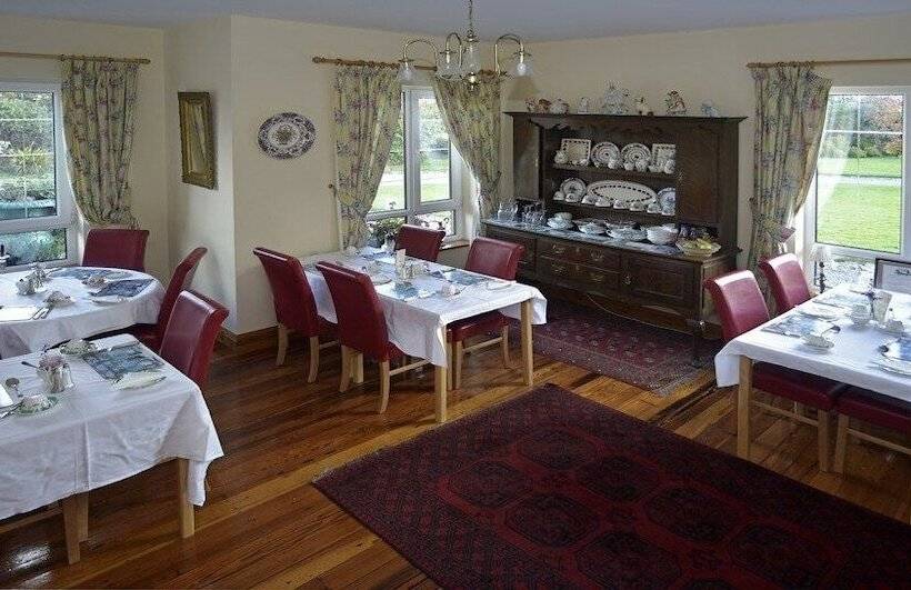 Moyglare Lodge Country House B&b