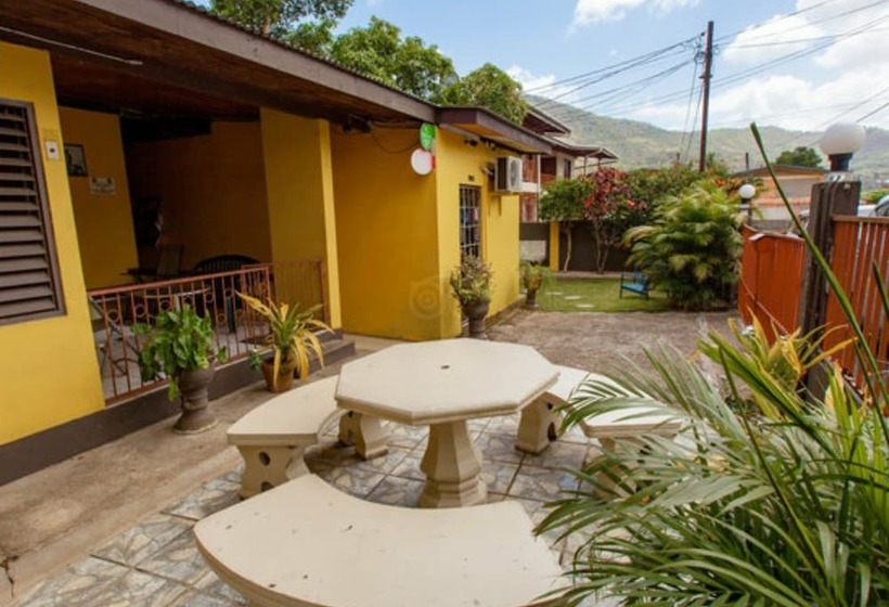 پانسیون Tony S Guest House