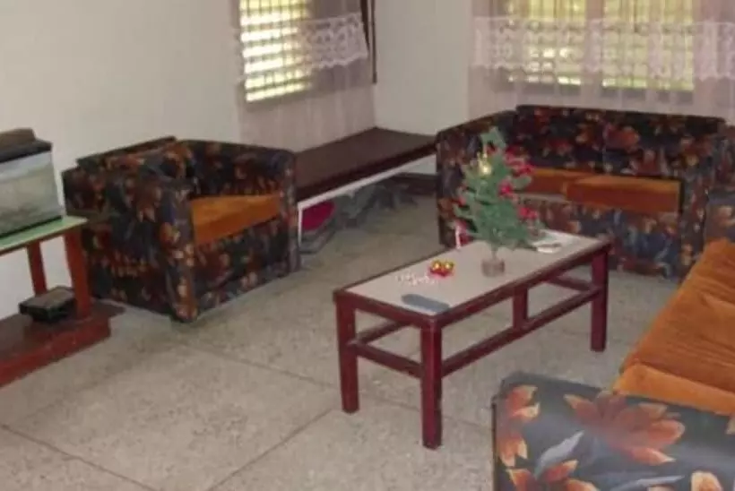 پانسیون Tony S Guest House