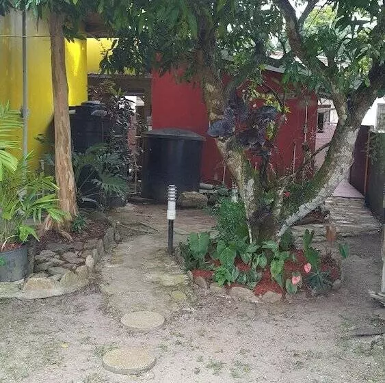 پانسیون Tony S Guest House