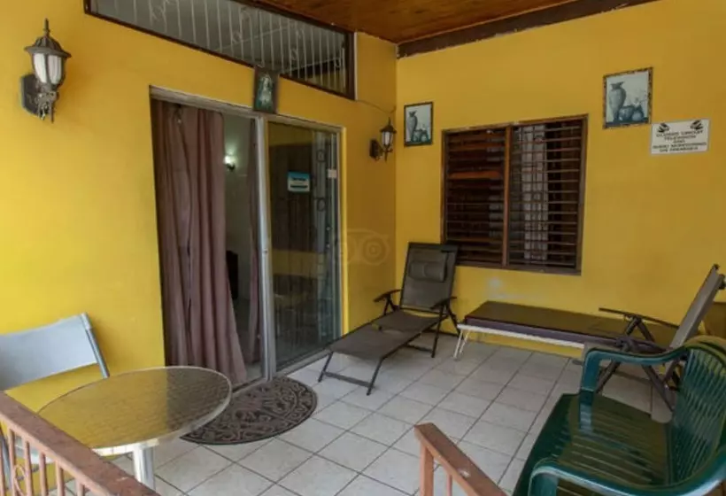 پانسیون Tony S Guest House