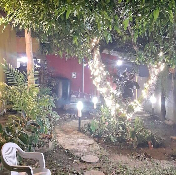 پانسیون Tony S Guest House