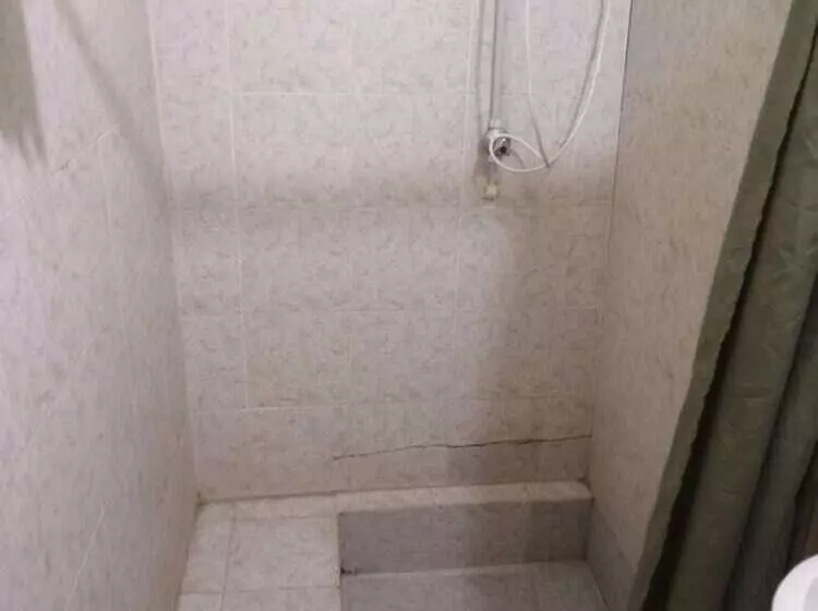 پانسیون Tony S Guest House