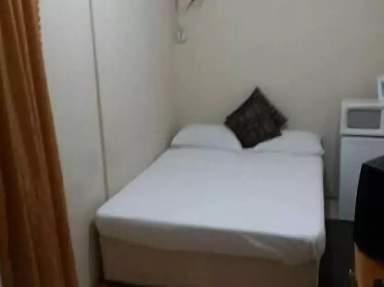 پانسیون Tony S Guest House