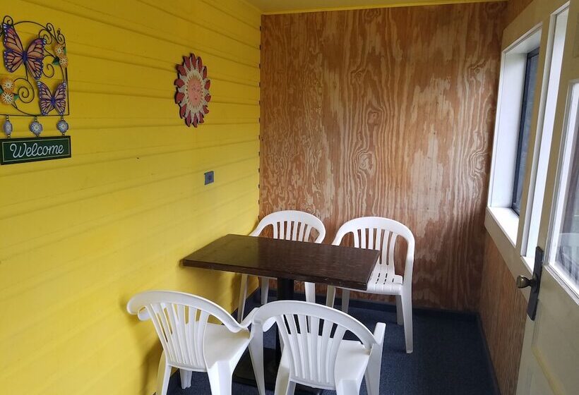 Sunnyside Motel & Cottages