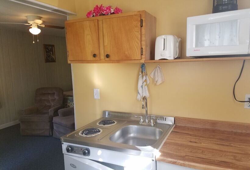 Sunnyside Motel & Cottages