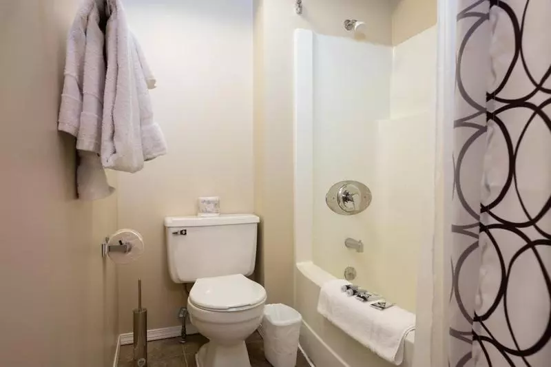 Vance Creek Hotel & Conference Centre