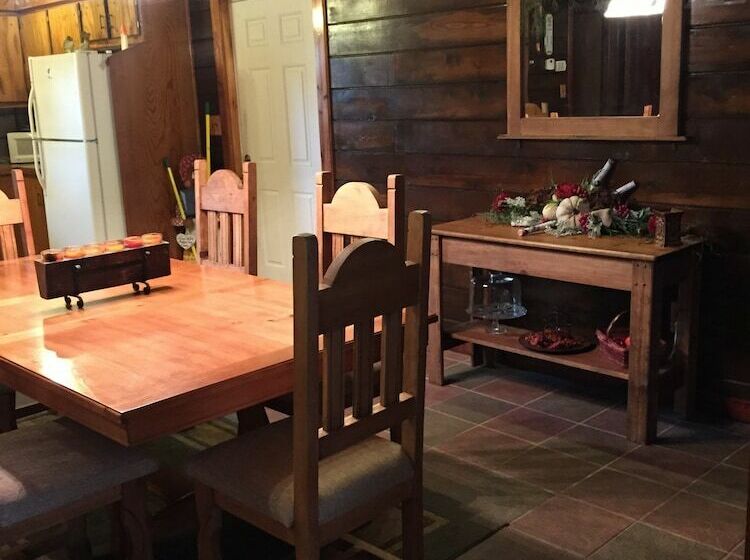 Whip Or Wheel Cabins