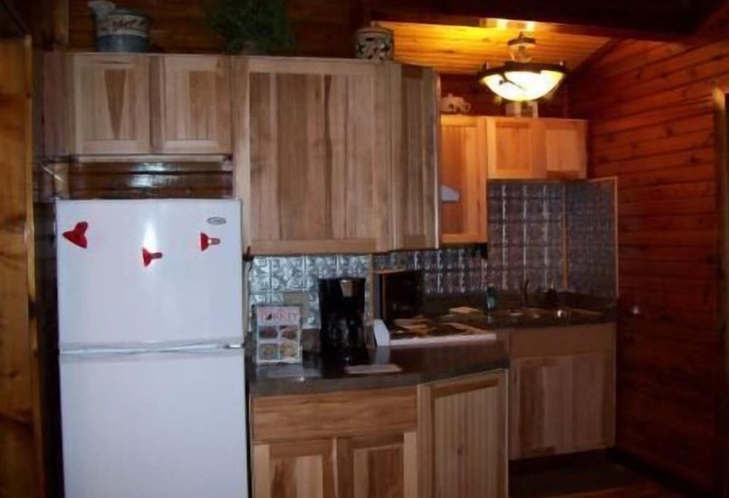 Whip Or Wheel Cabins