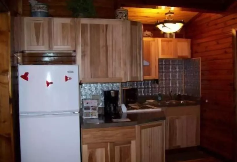 Whip Or Wheel Cabins