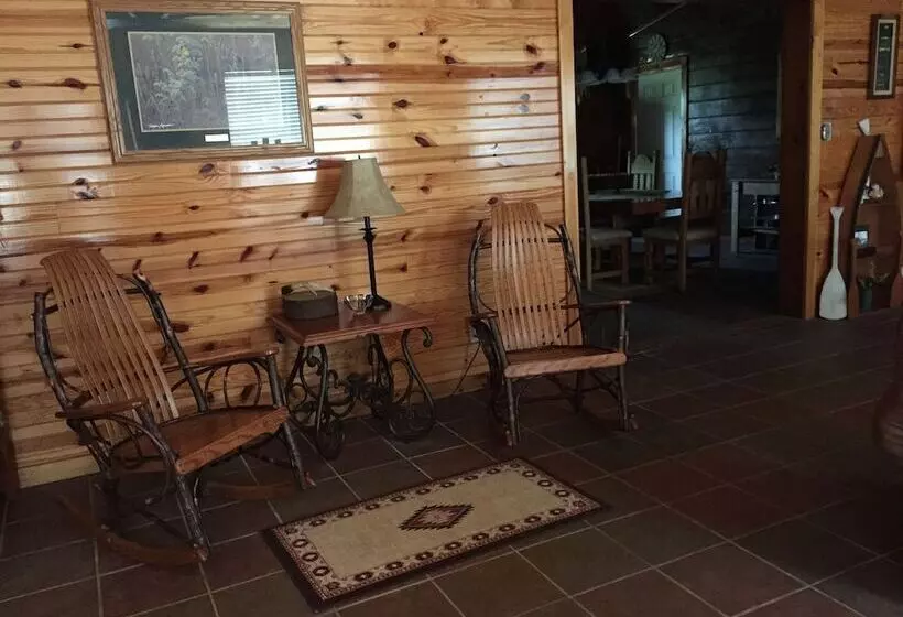 Whip Or Wheel Cabins