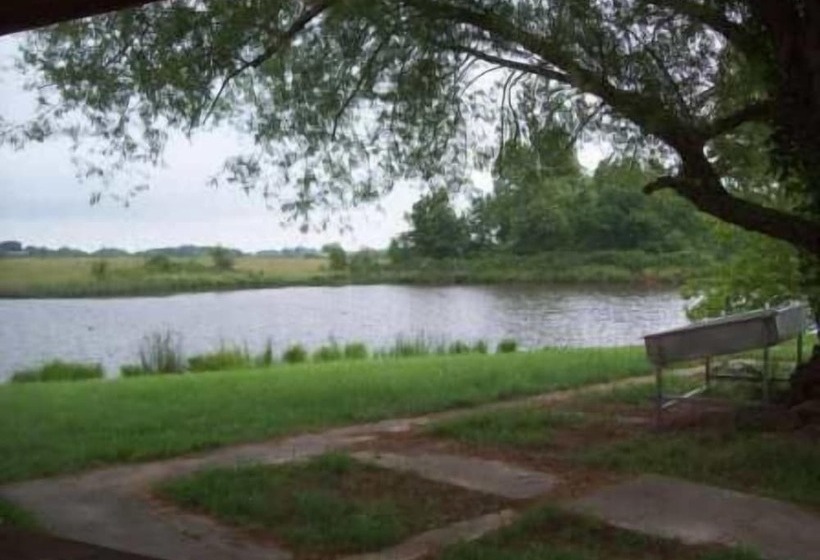 Whip Or Wheel Cabins