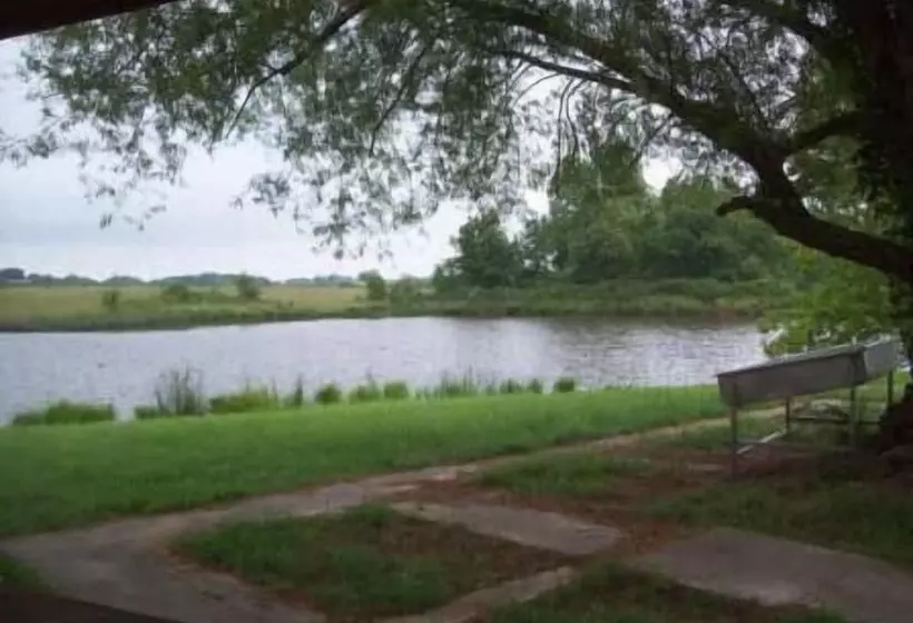 Whip Or Wheel Cabins