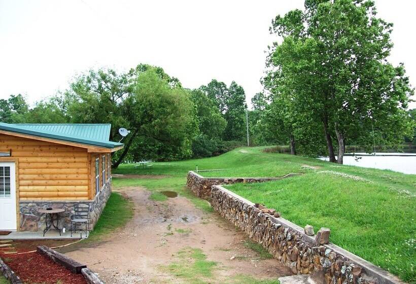 Whip Or Wheel Cabins