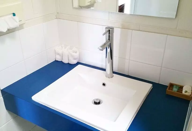 A & A Lodge Motel Emerald