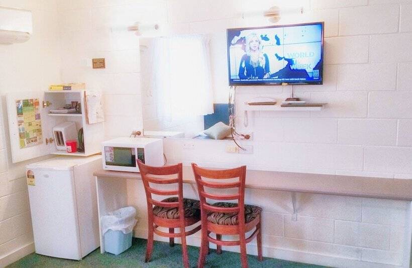 A & A Lodge Motel Emerald