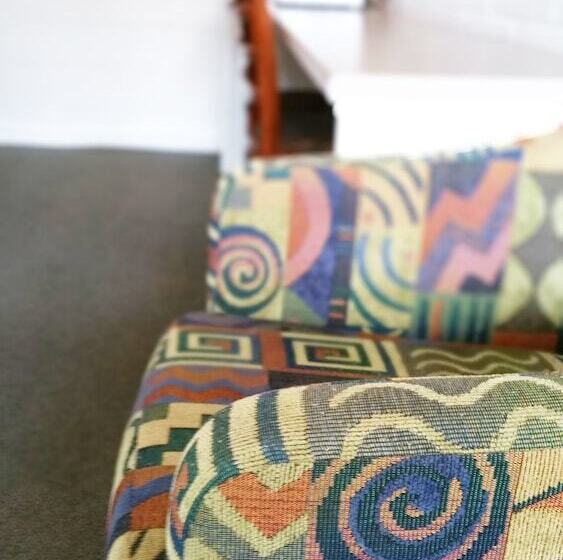 A & A Lodge Motel Emerald