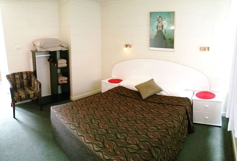 A & A Lodge Motel Emerald