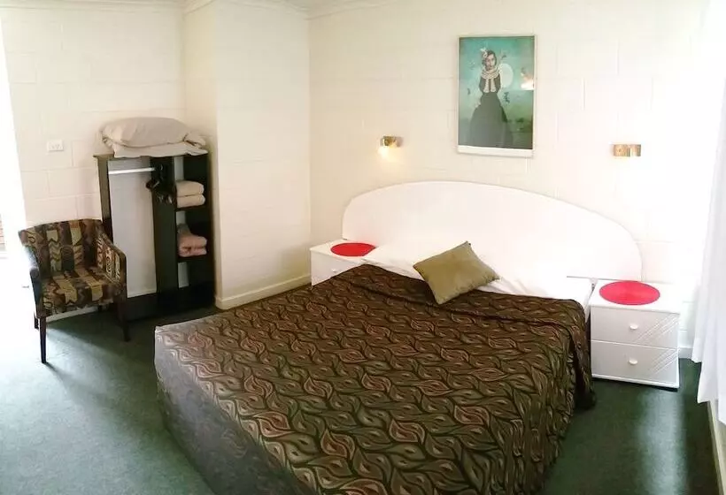 A & A Lodge Motel Emerald