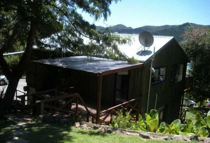 הוסטל Sunseeker Lodge