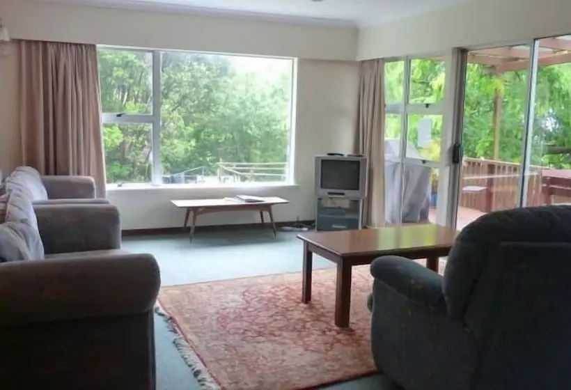 Retkeilymaja Sunseeker Lodge