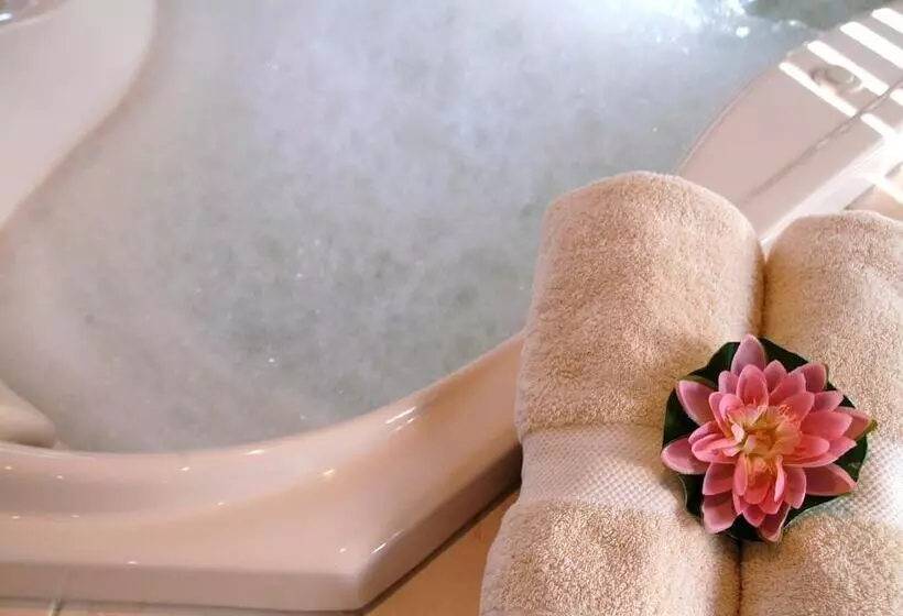 Bewong River Retreat