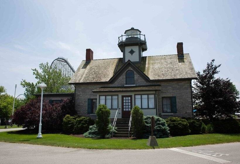 Cedar Point S Lighthouse Point