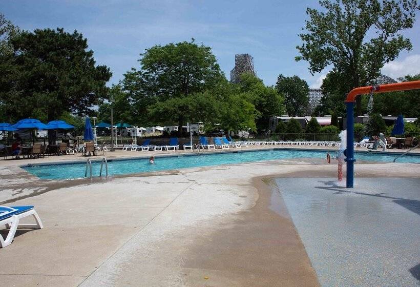Cedar Point S Lighthouse Point