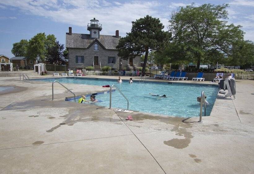 Cedar Point S Lighthouse Point