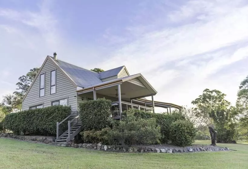 Clarendon Forest Retreat