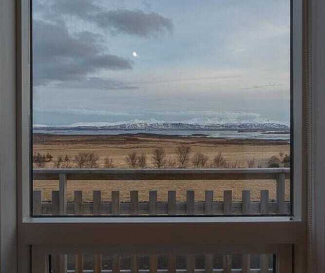 مسافرخانه Vogur Country Lodge