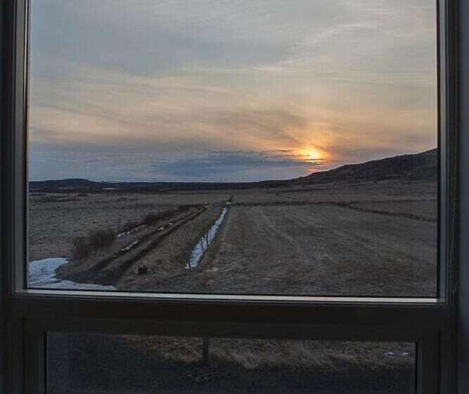 مسافرخانه Vogur Country Lodge