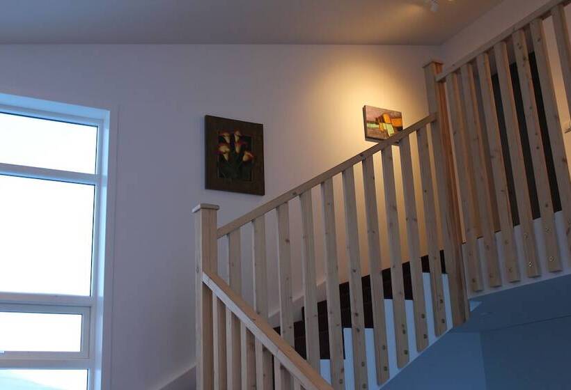 مسافرخانه Vogur Country Lodge