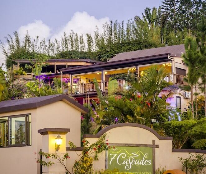 هتل 7 Cascades Restaurant Bar & Lodges