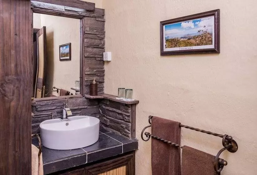 هتل 7 Cascades Restaurant Bar & Lodges