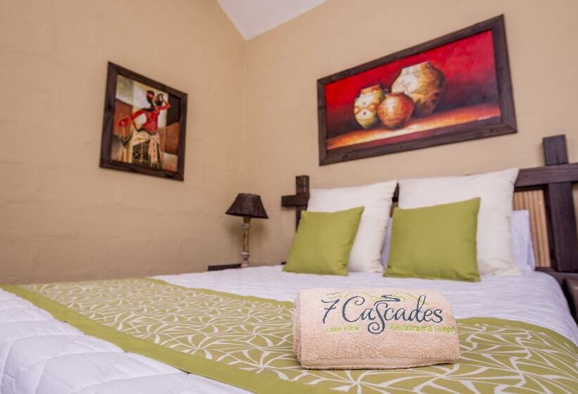 هتل 7 Cascades Restaurant Bar & Lodges