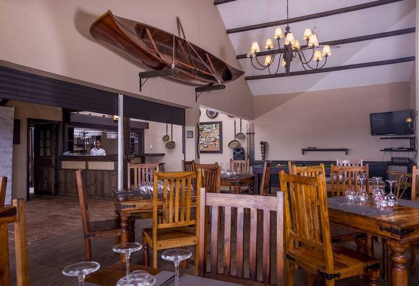 هتل 7 Cascades Restaurant Bar & Lodges