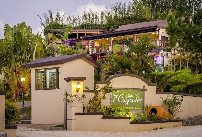 هتل 7 Cascades Restaurant Bar & Lodges