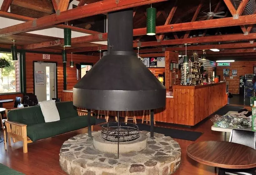ホテル Arrowhead Resort Campground
