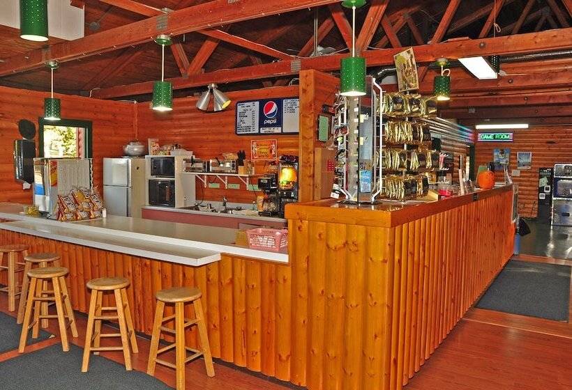 فندق Arrowhead Resort Campground